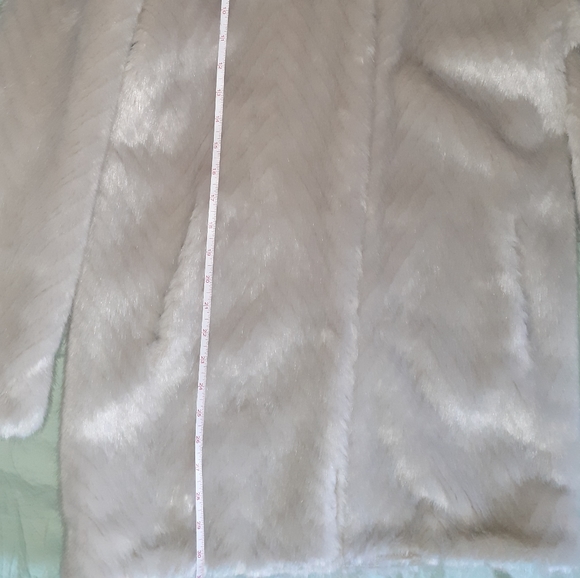 GUESS faux fur coat - Picture 6 of 7